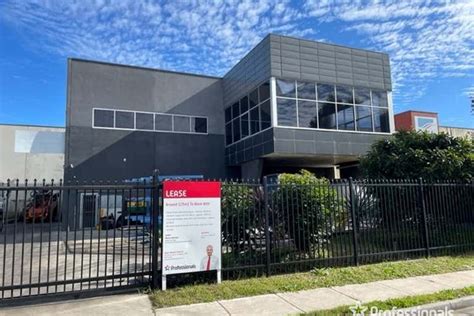 5 Charles Street , St Marys, NSW 2760 .